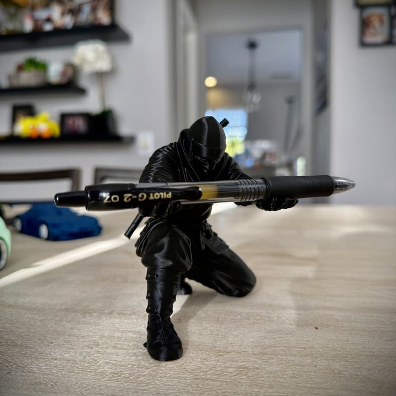 🔥 KAMPANJ DENNA VECKA! ⚔️ 3D-printat samuraj-pennställ & skrivbordsorganisatör