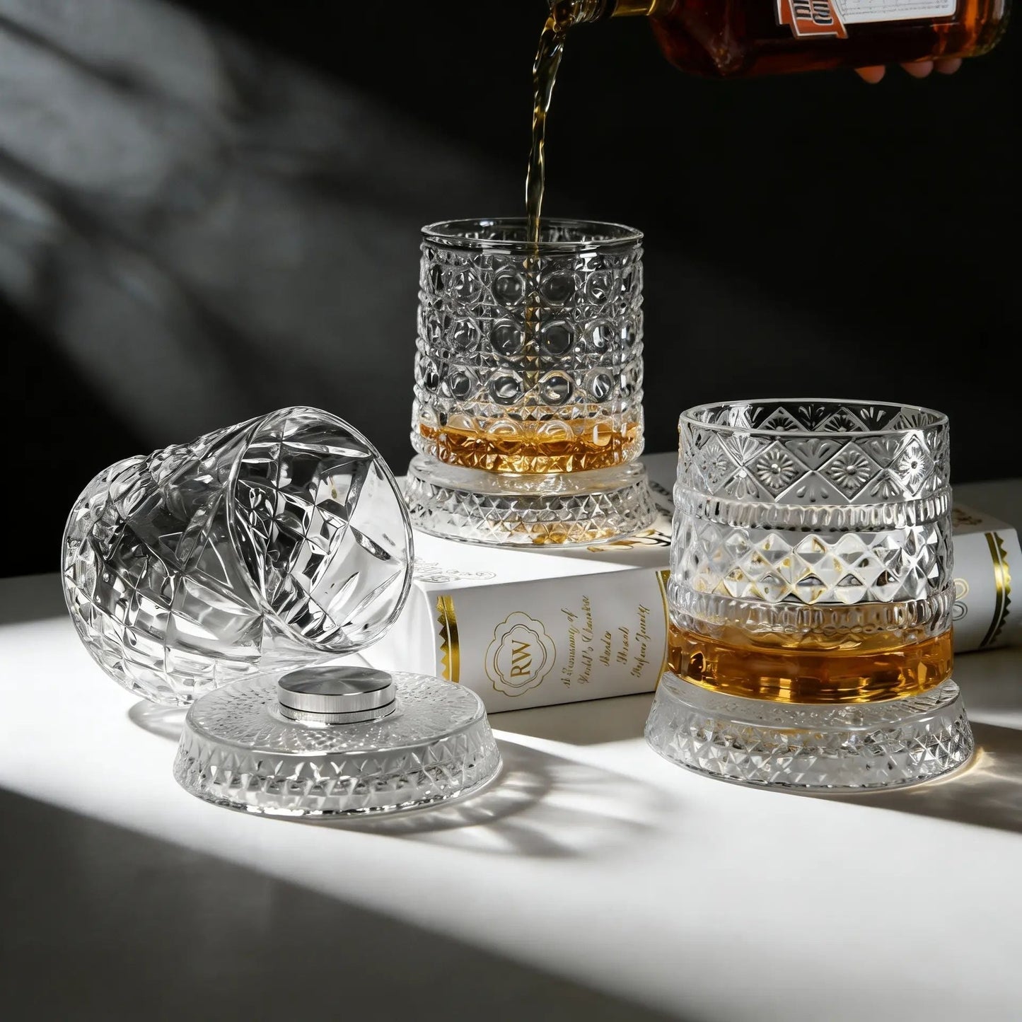 🥃✨360° roterande kristallglas – Lyxigt snurrande whisky- och vinglas