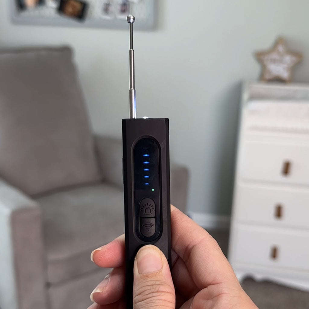 Detektor for skjult kamera (Profesjonell modell med innebygd deteksjon av RF-signaler og GPS-sporere)