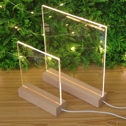 3D LED-nattlampe med ugravert akrylplate og base i bøketre (varmhvitt lys)
